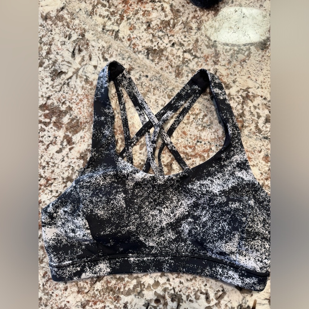 EUC Lululemon Free to be Serene Strappy Bra